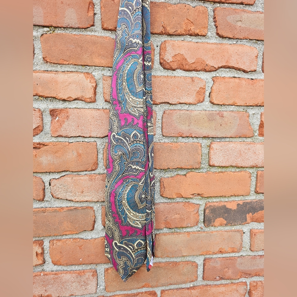 VTG DUNN & CO Paisley Print Tie | Bold Magenta & Teal | Made in England